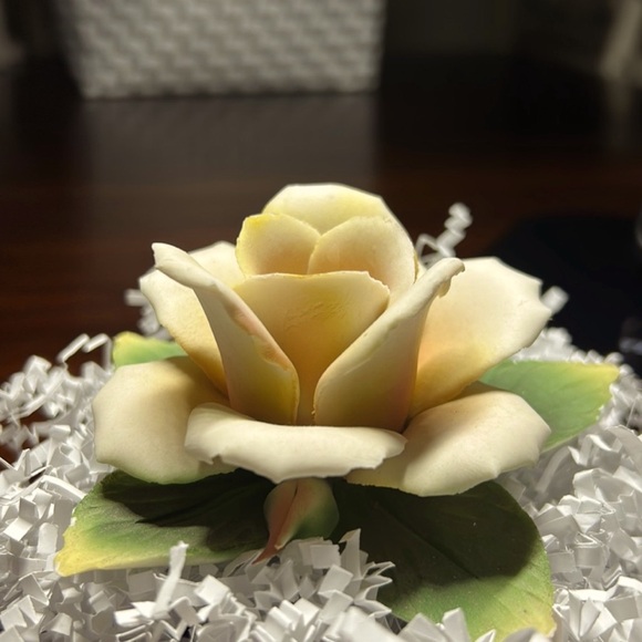 Yellow Capodimonte Rose/Taper Candle holder 💚 - Picture 2 of 3